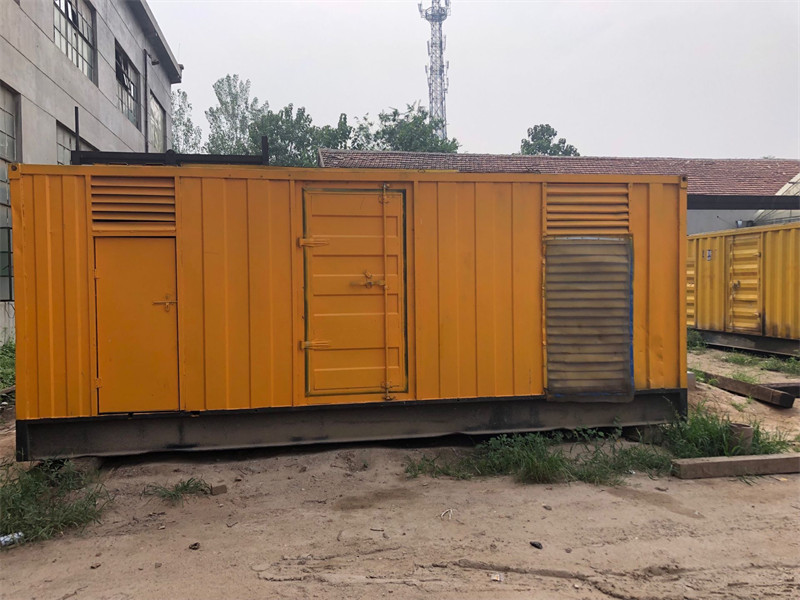 武江发电机出租进行负载测试时，电瓶电量不足的具体判断标准是什么？