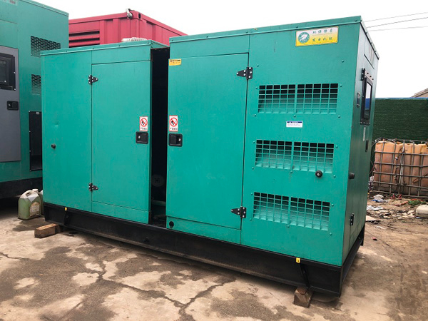 武江怎样合理控制磷酸铁锂蓄电池的充放电倍率以延长其使用寿命？